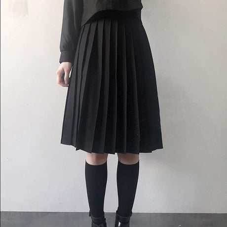 Long Pleated Skirt (Black)