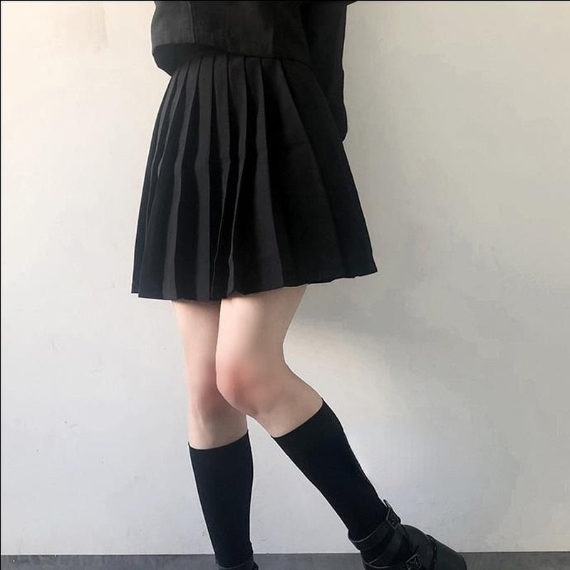 Long Pleated Skirt (Black)